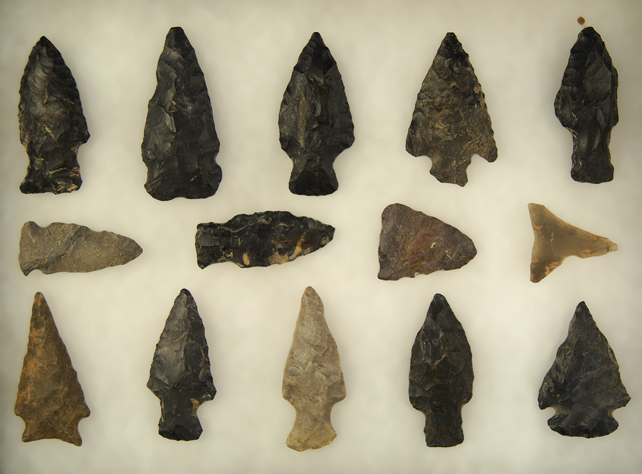 Set of 14 assorted Ohio Arrowheads, largest is 2".