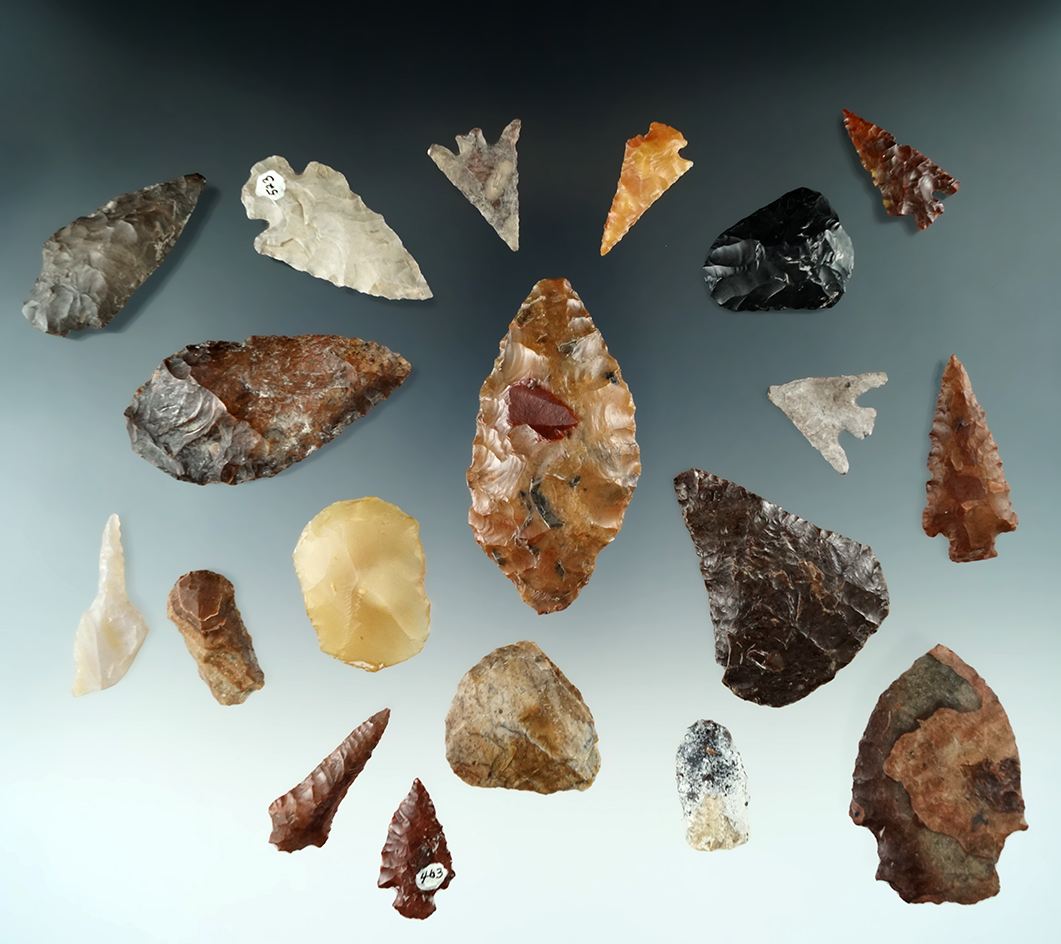 Group of 19 assorted Columbia River points and Knives. largest is 2 1/16".