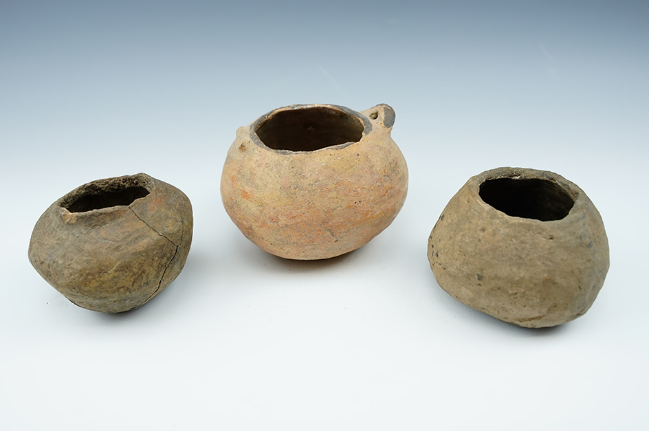 Set of 3 nice miniature Pottery Jars found in New Mexico. One has a small probe hole