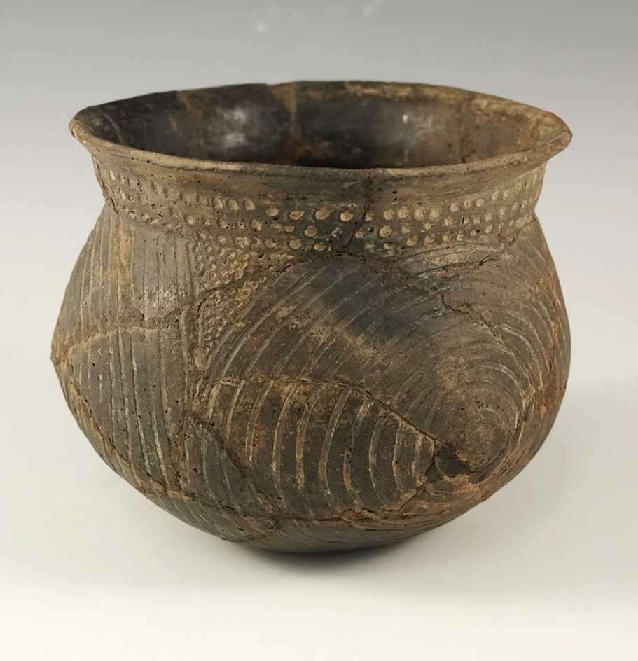 Excellent design 4 1/2"  by 3 1/2"  Foster Trailed Incised jar  found in Garland Co., Arkansas.