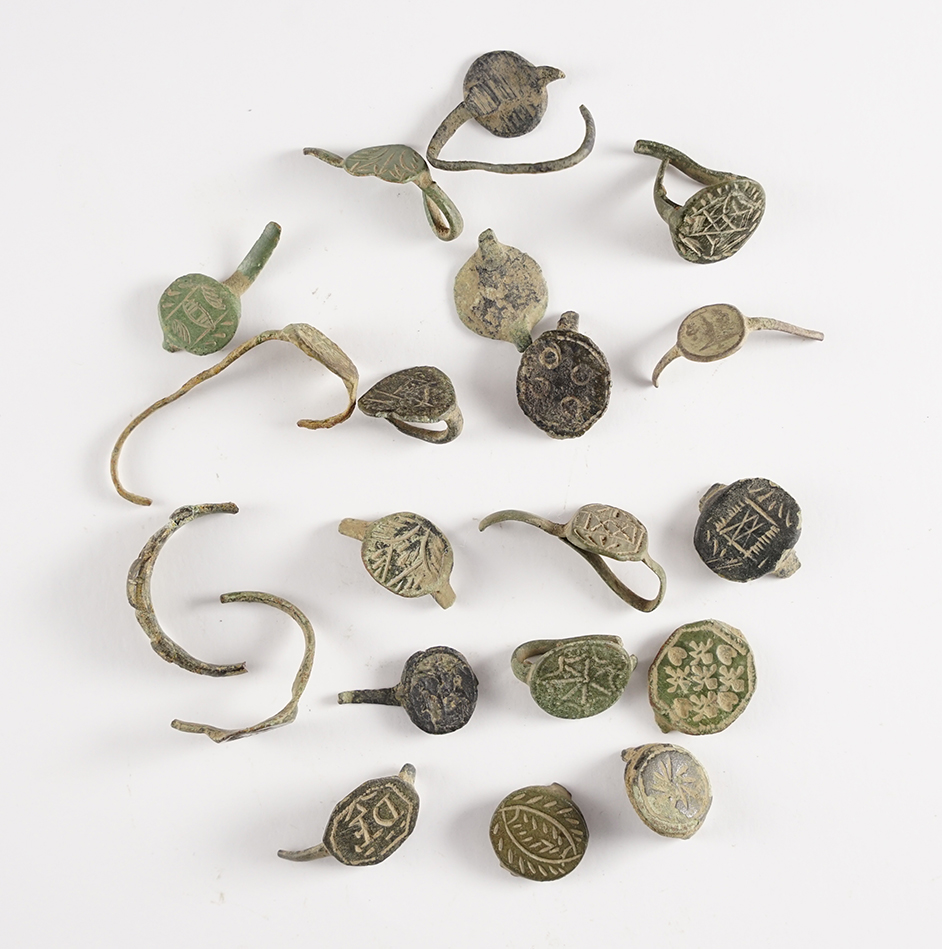 Main artifact image